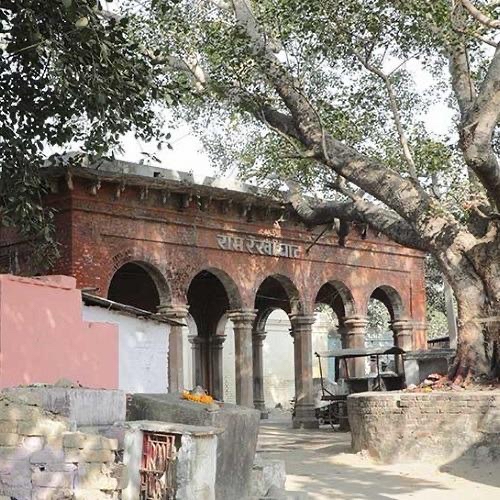 Ram Rekha Ghat entrance arch